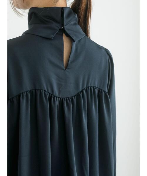 Te chichi（テチチ）の「サテンハイネックブラウス（シャツ/ブラウス・レディース・グレー/ネイビー/オリーブ・F）」の13枚目の写真