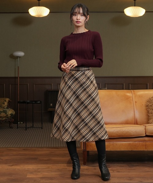 TRUDEA(トルディア)の「ビスコースランダムリブハイネックニット(ニット/セーター・レディース・カーキ/チャコールグレー/ベージュ/ワイン・MEDIUM/LARGE)」の13枚目の写真