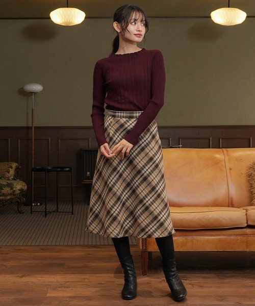 TRUDEA(トルディア)の「ビスコースランダムリブハイネックニット(ニット/セーター・レディース・カーキ/チャコールグレー/ベージュ/ワイン・MEDIUM/LARGE)」の14枚目の写真