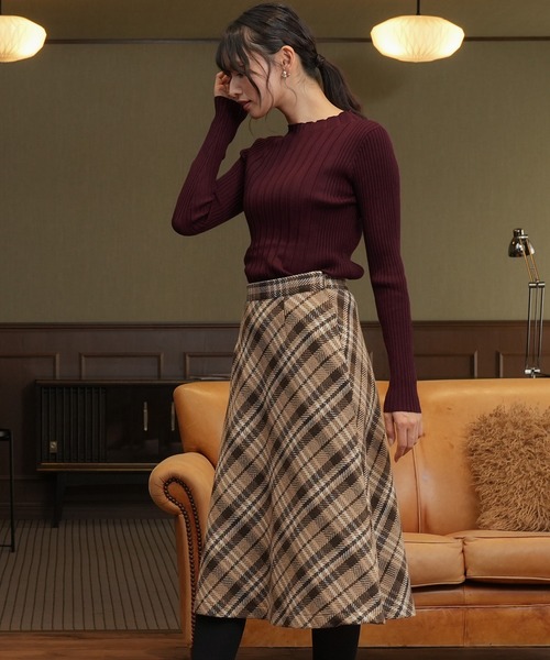 TRUDEA(トルディア)の「ビスコースランダムリブハイネックニット(ニット/セーター・レディース・カーキ/チャコールグレー/ベージュ/ワイン・MEDIUM/LARGE)」の12枚目の写真