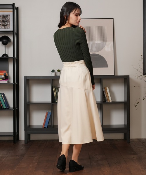 TRUDEA(トルディア)の「ビスコースランダムリブハイネックニット(ニット/セーター・レディース・カーキ/チャコールグレー/ベージュ/ワイン・MEDIUM/LARGE)」の19枚目の写真