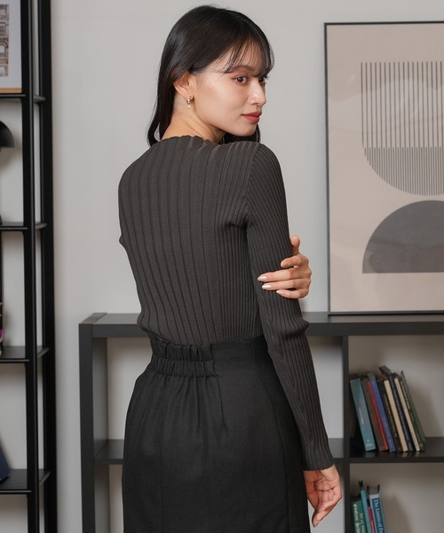 TRUDEA(トルディア)の「ビスコースランダムリブハイネックニット(ニット/セーター・レディース・カーキ/チャコールグレー/ベージュ/ワイン・MEDIUM/LARGE)」の21枚目の写真