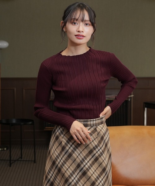 TRUDEA(トルディア)の「ビスコースランダムリブハイネックニット(ニット/セーター・レディース・カーキ/チャコールグレー/ベージュ/ワイン・MEDIUM/LARGE)」の10枚目の写真