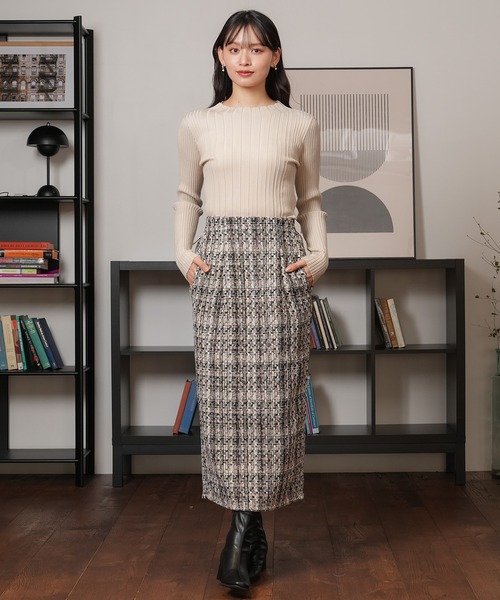 TRUDEA(トルディア)の「ビスコースランダムリブハイネックニット(ニット/セーター・レディース・カーキ/チャコールグレー/ベージュ/ワイン・MEDIUM/LARGE)」の8枚目の写真