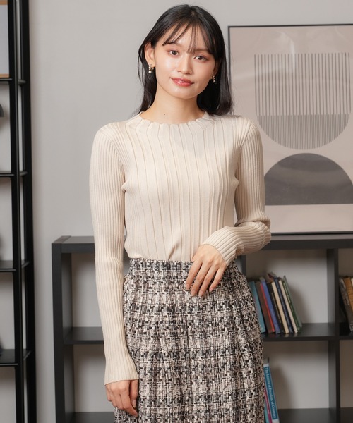 TRUDEA(トルディア)の「ビスコースランダムリブハイネックニット(ニット/セーター・レディース・カーキ/チャコールグレー/ベージュ/ワイン・MEDIUM/LARGE)」の5枚目の写真