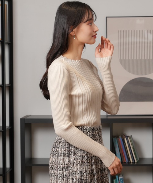 TRUDEA(トルディア)の「ビスコースランダムリブハイネックニット(ニット/セーター・レディース・カーキ/チャコールグレー/ベージュ/ワイン・MEDIUM/LARGE)」の6枚目の写真