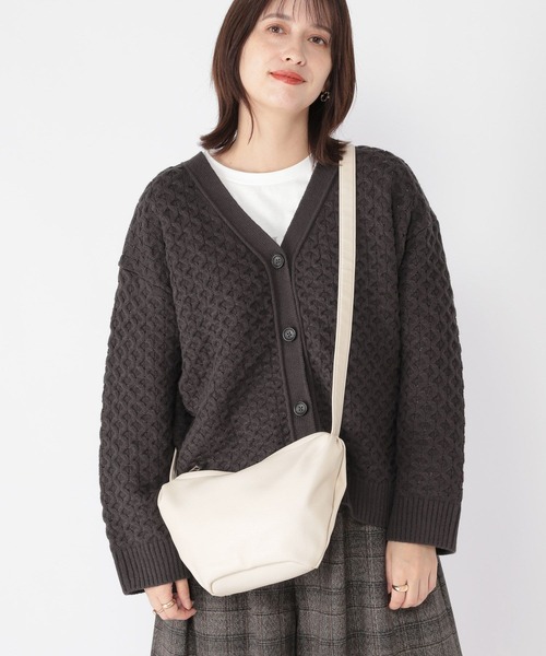 studio CLIP（スタディオクリップ）の「舟形ワンマイルショルダーバッグ（ショルダーバッグ・レディース・ブラック/ブラウン/アイボリー/レッド・FREE）」の3枚目の写真