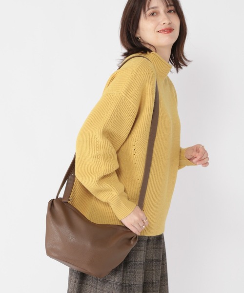 studio CLIP（スタディオクリップ）の「舟形ワンマイルショルダーバッグ（ショルダーバッグ・レディース・ブラック/ブラウン/アイボリー/レッド・FREE）」の2枚目の写真