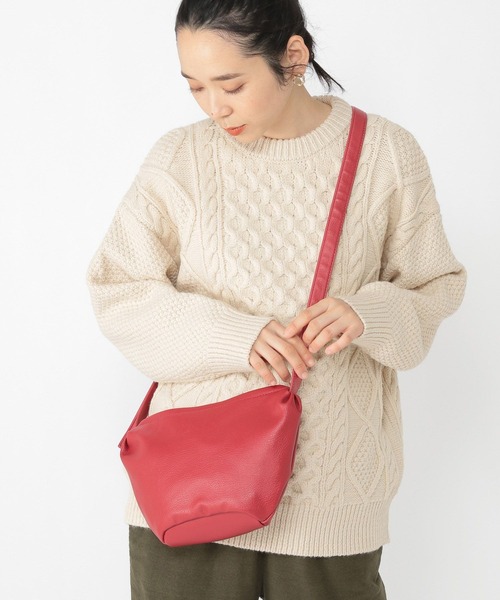 studio CLIP（スタディオクリップ）の「舟形ワンマイルショルダーバッグ（ショルダーバッグ・レディース・ブラック/ブラウン/アイボリー/レッド・FREE）」の4枚目の写真