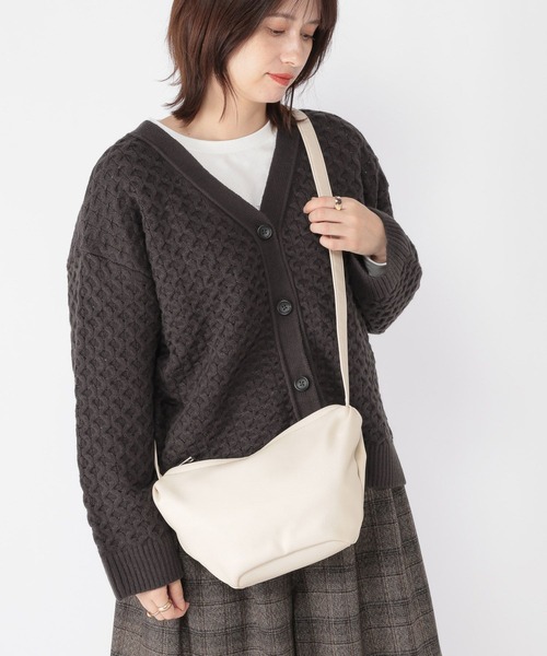 studio CLIP（スタディオクリップ）の「舟形ワンマイルショルダーバッグ（ショルダーバッグ・レディース・ブラック/ブラウン/アイボリー/レッド・FREE）」の6枚目の写真