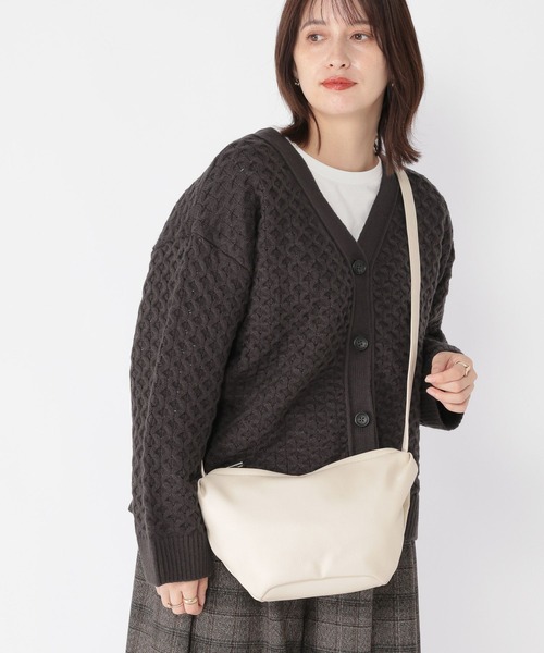 studio CLIP（スタディオクリップ）の「舟形ワンマイルショルダーバッグ（ショルダーバッグ・レディース・ブラック/ブラウン/アイボリー/レッド・FREE）」の7枚目の写真