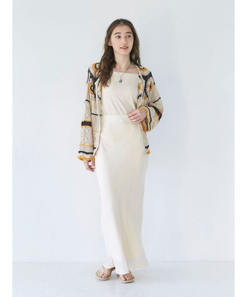 Ungrid(アングリッド)の「フィットサテンスカート(スカート・レディース・アイボリー/ブルー・SMALL/MEDIUM)」の10枚目の写真