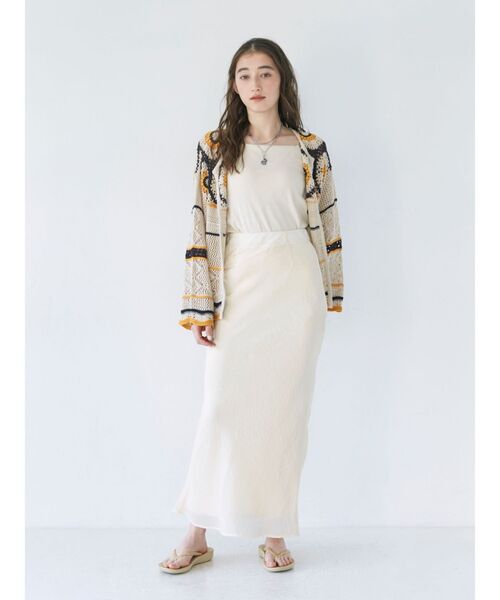 Ungrid(アングリッド)の「フィットサテンスカート(スカート・レディース・アイボリー/ブルー・SMALL/MEDIUM)」の11枚目の写真