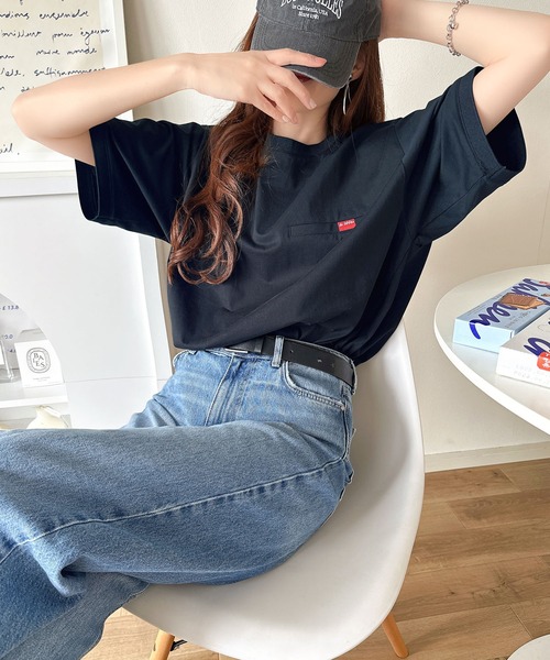 Java(ジャバ)の「【ロンT登場!】《JaVa ジャバコラボ》シンプルなのに格上げ。綿100%シルケット素材裾ドロストオーバーサイズTシャツ(半袖)(長袖)(Tシャツ/カットソー・レディース・オフホワイト/グリーン/ブラック/グレイッシュベージュ/ブラウン系1/ホワイト系1/ベージュ系1/ブラック系1・SMALL/X-LARGE/MEDIUM/LARGE)」の22枚目の写真
