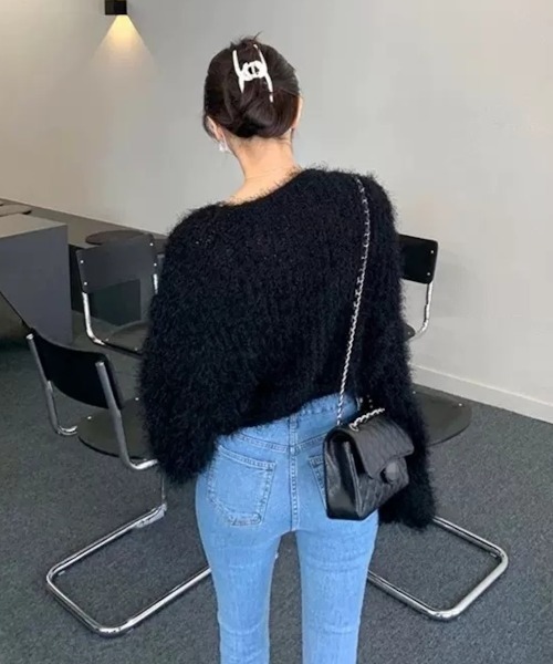SHEPP(シープ)の「ショート丈 モヘアタッチシャギーVネック ニットカーディガン(カーディガン/ボレロ・レディース・ホワイト/ブラック/イエロー/パープル/ピンク・FREE)」の14枚目の写真