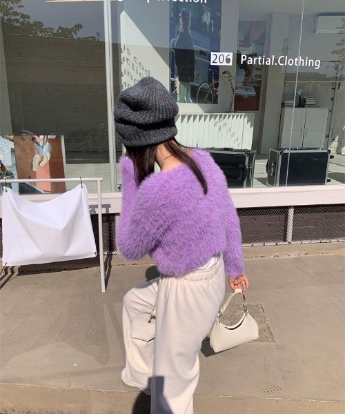 SHEPP(シープ)の「ショート丈 モヘアタッチシャギーVネック ニットカーディガン(カーディガン/ボレロ・レディース・ホワイト/ブラック/イエロー/パープル/ピンク・FREE)」の18枚目の写真