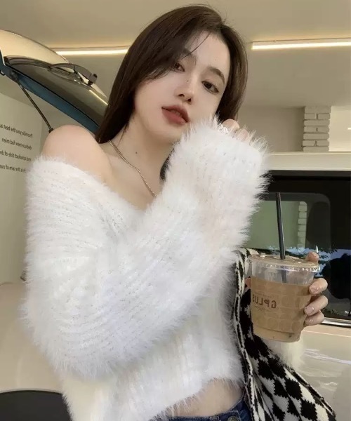 SHEPP(シープ)の「ショート丈 モヘアタッチシャギーVネック ニットカーディガン(カーディガン/ボレロ・レディース・ホワイト/ブラック/イエロー/パープル/ピンク・FREE)」の10枚目の写真