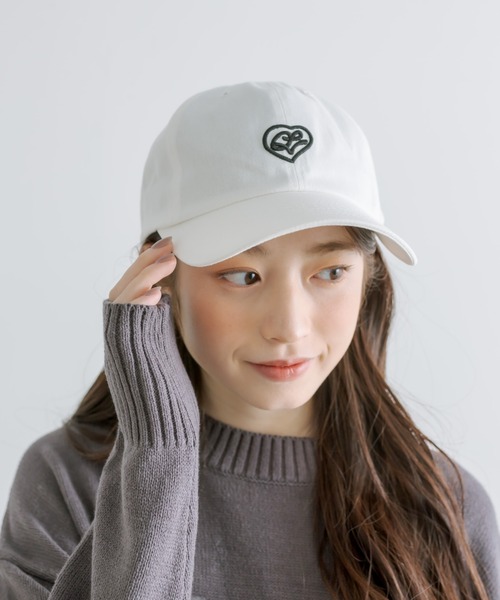 OLIVE des OLIVE(オリーブデオリーブ)の「ハートロゴ刺繍入りキャップ 1041150010(キャップ・レディース・ホワイト/ブラック・FREE)」の4枚目の写真