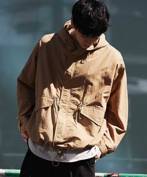 ARMY TWILL（アーミーツイル）の「【ARMY TWILL / アーミーツイル】別注 ミリタリーフーデットコート（ミリタリージャケット・メンズ・ブラック/ベージュ/グリーン・MEDIUM/LARGE）」の20枚目の写真