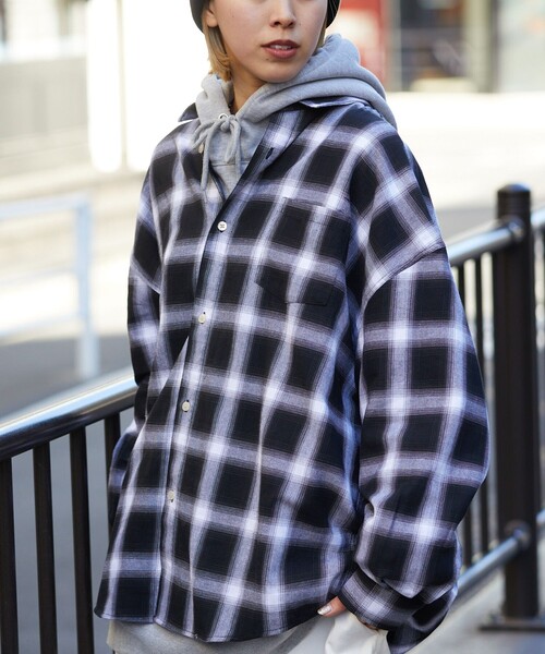 PUBLUX（パブリュクス）の「PUBLUX/パブリュクス ルーズオンブレチェックシャツ/オンブレシャツ/ユニセックス(限定展開)（シャツ/ブラウス・メンズ・ブラック/グレー/ブラウン・LARGE/MEDIUM/SMALL）」の13枚目の写真
