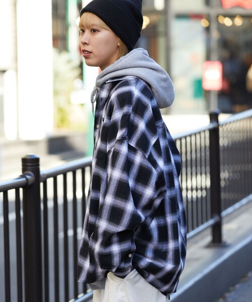 PUBLUX（パブリュクス）の「PUBLUX/パブリュクス ルーズオンブレチェックシャツ/オンブレシャツ/ユニセックス(限定展開)（シャツ/ブラウス・メンズ・ブラック/グレー/ブラウン・LARGE/MEDIUM/SMALL）」の15枚目の写真