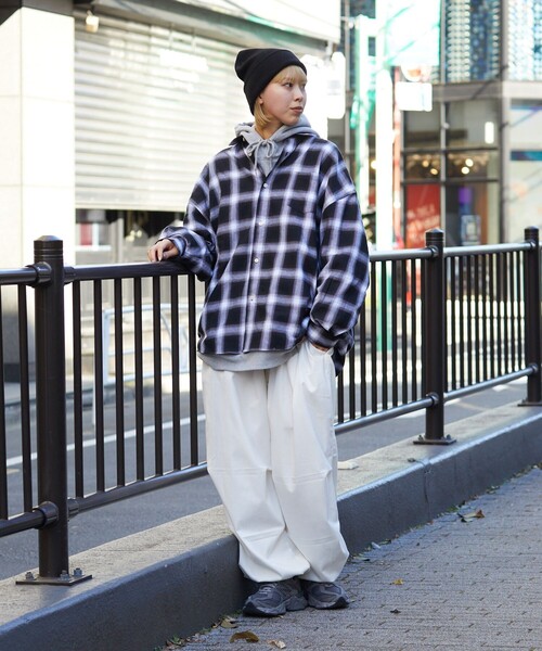 PUBLUX（パブリュクス）の「PUBLUX/パブリュクス ルーズオンブレチェックシャツ/オンブレシャツ/ユニセックス(限定展開)（シャツ/ブラウス・メンズ・ブラック/グレー/ブラウン・LARGE/MEDIUM/SMALL）」の14枚目の写真