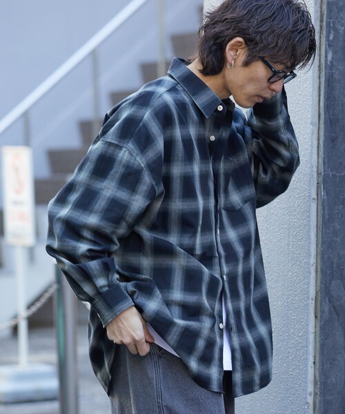 PUBLUX（パブリュクス）の「PUBLUX/パブリュクス ルーズオンブレチェックシャツ/オンブレシャツ/ユニセックス(限定展開)（シャツ/ブラウス・メンズ・ブラック/グレー/ブラウン・LARGE/MEDIUM/SMALL）」の20枚目の写真