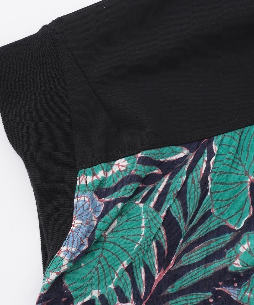 チチカカ(チチカカ)の「Rico エコフレンドリーダイ ブロックプリントリーフフラワープルオーバー(Tシャツ/カットソー・レディース・ベージュ/ブラック・FREE)」の10枚目の写真