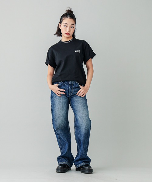 X-girl（エックスガール）の「CIRCLE BACKGROUND FACE LOGO S/S TEE（Tシャツ/カットソー・レディース・ブラック/ホワイト/ベージュ・S/M/L/XL）」の22枚目の写真