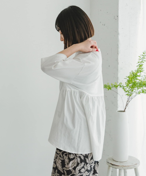 ITEMS URBANRESEARCH(アイテムズ アーバンリサーチ)の「バックギャザーTシャツ(Tシャツ/カットソー・レディース・チャコールグレー/オフホワイト/ライトベージュ/ブラック・FREE)」の8枚目の写真