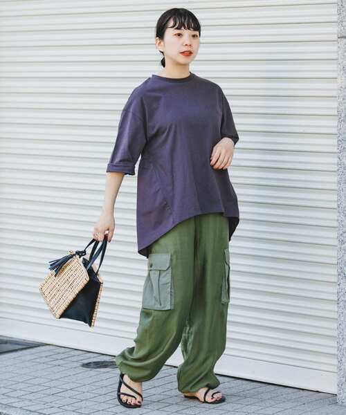 ITEMS URBANRESEARCH(アイテムズ アーバンリサーチ)の「バックギャザーTシャツ(Tシャツ/カットソー・レディース・チャコールグレー/オフホワイト/ライトベージュ/ブラック・FREE)」の19枚目の写真