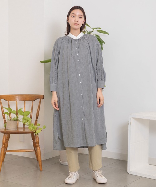 POU DOU DOU（プードゥドゥ）の「クレリックシャツワンピース（シャツワンピース・レディース・ブルー/ブラック/ベージュ・3）」の16枚目の写真