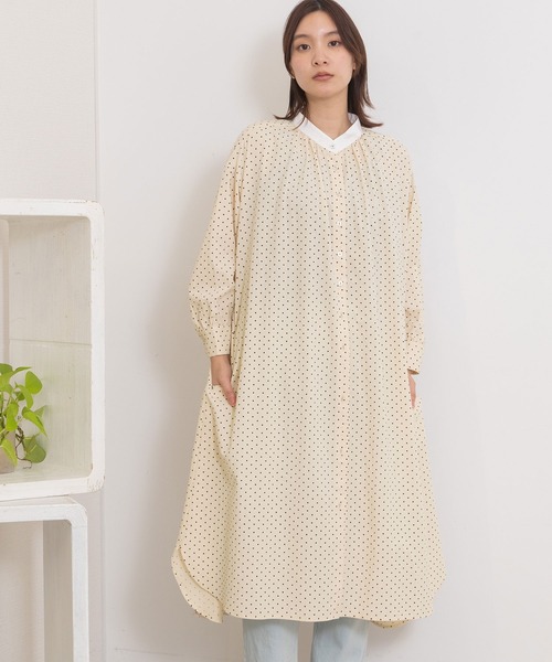 POU DOU DOU（プードゥドゥ）の「クレリックシャツワンピース（シャツワンピース・レディース・ブルー/ブラック/ベージュ・3）」の18枚目の写真