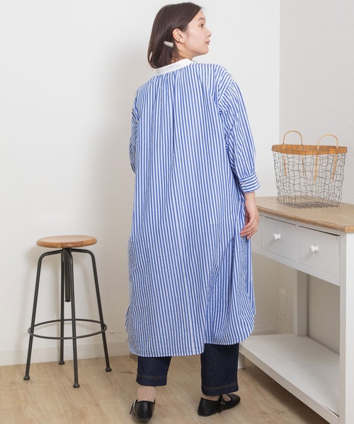 POU DOU DOU（プードゥドゥ）の「クレリックシャツワンピース（シャツワンピース・レディース・ブルー/ブラック/ベージュ・3）」の4枚目の写真