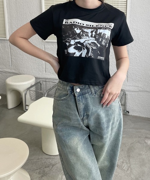 グニフニ ファンシー Tシャツ セール】モノクロプリント クロップド丈 チビTシャツ（Tシャツ