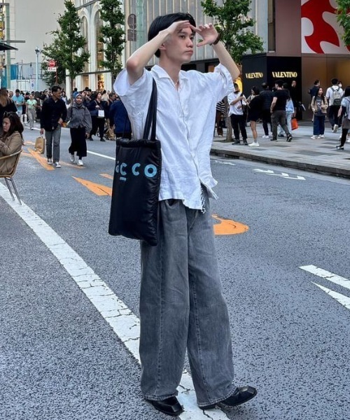KACCO(カッコ)の「《ユニセックスアイテム》PADDED TOTE BAG / オリジナルKACCOロゴパデットトートバッグ(トートバッグ・メンズ・ブラック×ホワイト/レッド/グリーン/ブルー/ブラック×ブルー・FREE)」の9枚目の写真