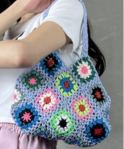 tolene(トレネ)の「クロシェ編み カラフル トートバッグ(ハンドバッグ・レディース・ブラック/ライトブルー/ベージュ/ホワイト・ONE SIZE)」の16枚目の写真