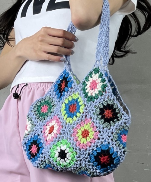 tolene(トレネ)の「クロシェ編み カラフル トートバッグ(ハンドバッグ・レディース・ブラック/ライトブルー/ベージュ/ホワイト・ONE SIZE)」の17枚目の写真