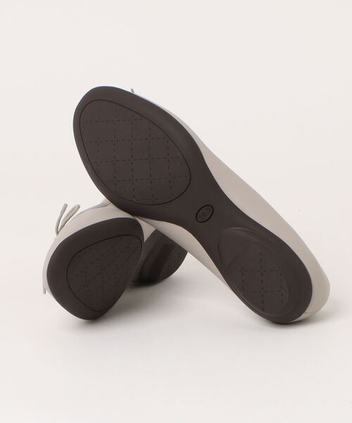 ALL DAY Walk(オールデイウォーク)の「ALL DAY Walk/2cm ヒール ラウンドトーパンプス(パンプス・レディース・グレー/ブラック/モカ・22.5cm/23.0cm/23.5cm/24.0cm/24.5cm/25.0cm)」の5枚目の写真