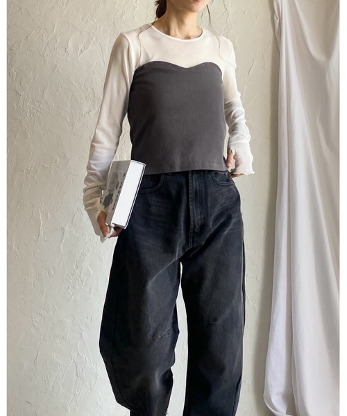 She's Closet（シーズクローゼット）の「バックダブルジップショート丈リブニットビスチェトップス（チューブトップ・レディース・チャコールグレー/グレイッシュベージュ・FREE）」の4枚目の写真