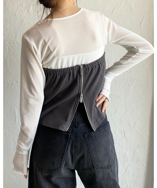 She's Closet（シーズクローゼット）の「バックダブルジップショート丈リブニットビスチェトップス（チューブトップ・レディース・チャコールグレー/グレイッシュベージュ・FREE）」の13枚目の写真