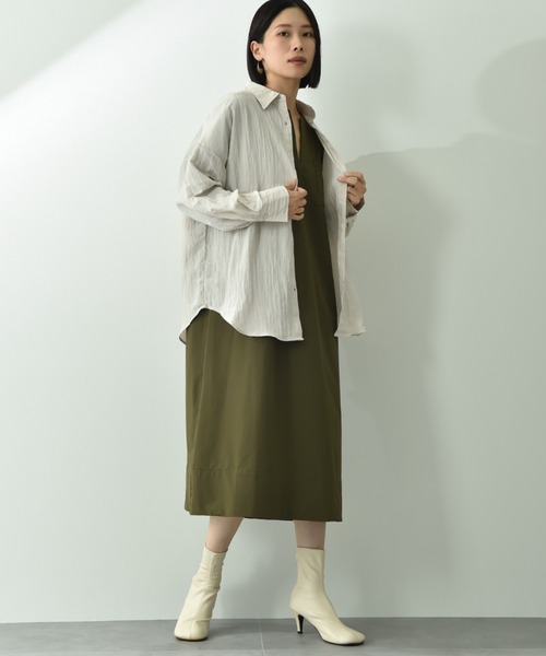 INTERPLANET(インタープラネット)の「微光沢ゆるシルエットシャツ(シャツ/ブラウス・レディース・ブラック/ダークブラウン/ライトベージュ・FREE)」の18枚目の写真