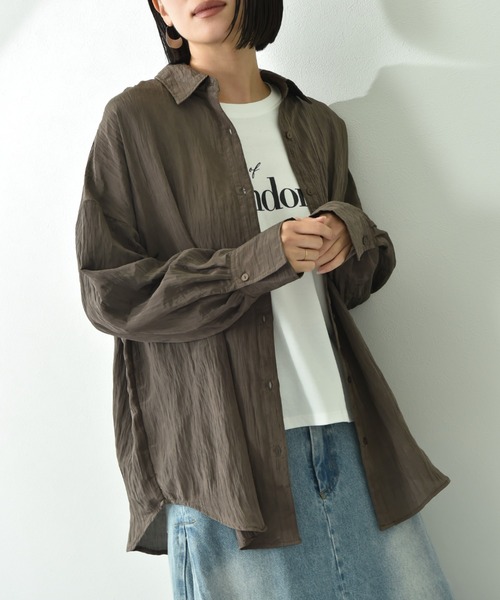 INTERPLANET(インタープラネット)の「微光沢ゆるシルエットシャツ(シャツ/ブラウス・レディース・ブラック/ダークブラウン/ライトベージュ・FREE)」の8枚目の写真