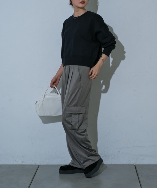 COLONY 2139（コロニートゥーワンスリーナイン）の「WEB・一部店舗限定 /クロップドビッグスウエット（スウェット・レディース・アイボリー/ブラック/チャコールグレー・FREE）」の22枚目の写真