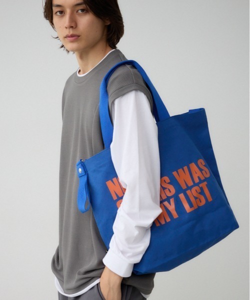 AZUL by moussy(アズールバイマウジー)の「2WAYカラーロゴトートバッグ(トートバッグ・メンズ・ブラック/オフホワイト/ブルー/マジェンタ/イエロー・FREE)」の4枚目の写真
