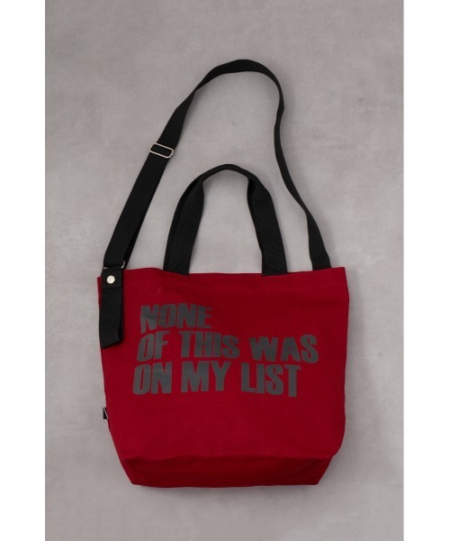 AZUL by moussy(アズールバイマウジー)の「2WAYカラーロゴトートバッグ(トートバッグ・メンズ・ブラック/オフホワイト/ブルー/マジェンタ/イエロー・FREE)」の5枚目の写真
