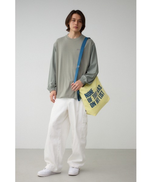 AZUL by moussy(アズールバイマウジー)の「2WAYカラーロゴトートバッグ(トートバッグ・メンズ・ブラック/オフホワイト/ブルー/マジェンタ/イエロー・FREE)」の16枚目の写真