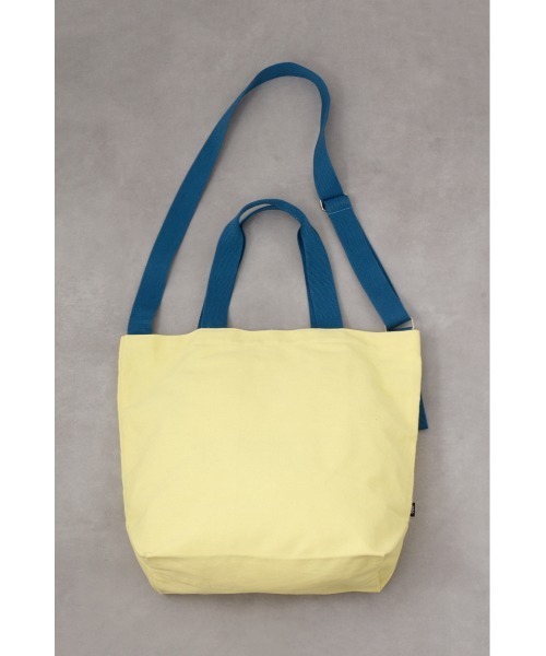 AZUL by moussy(アズールバイマウジー)の「2WAYカラーロゴトートバッグ(トートバッグ・メンズ・ブラック/オフホワイト/ブルー/マジェンタ/イエロー・FREE)」の14枚目の写真