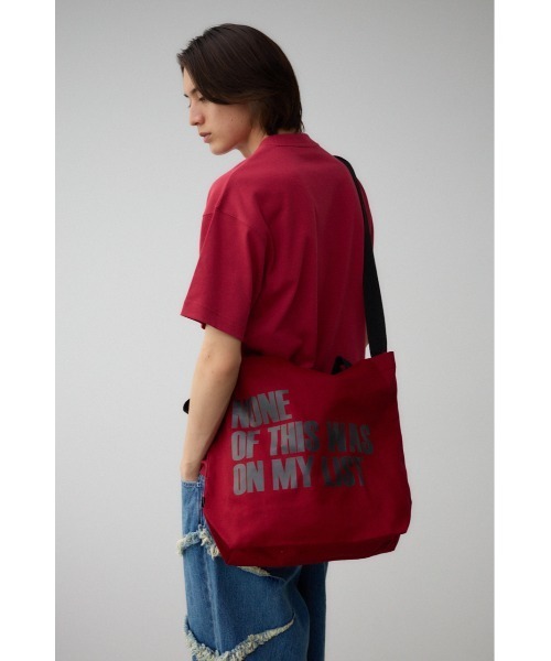 AZUL by moussy(アズールバイマウジー)の「2WAYカラーロゴトートバッグ(トートバッグ・メンズ・ブラック/オフホワイト/ブルー/マジェンタ/イエロー・FREE)」の11枚目の写真