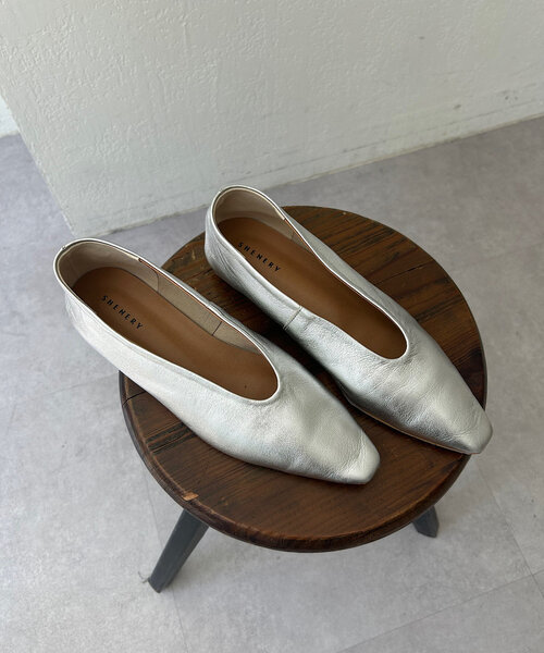 SHENERY(シーナリー)の「レザーフラットシューズ(パンプス・レディース・シルバー/ピンク・36/37/38)」の4枚目の写真